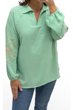 Blouse met kraag en borduursel Anemoon licht groen