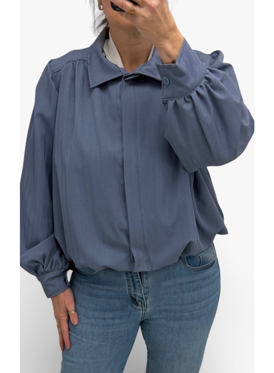 Jasje met elastiek aan de onderzijde en knopen Pennie jeans blauw