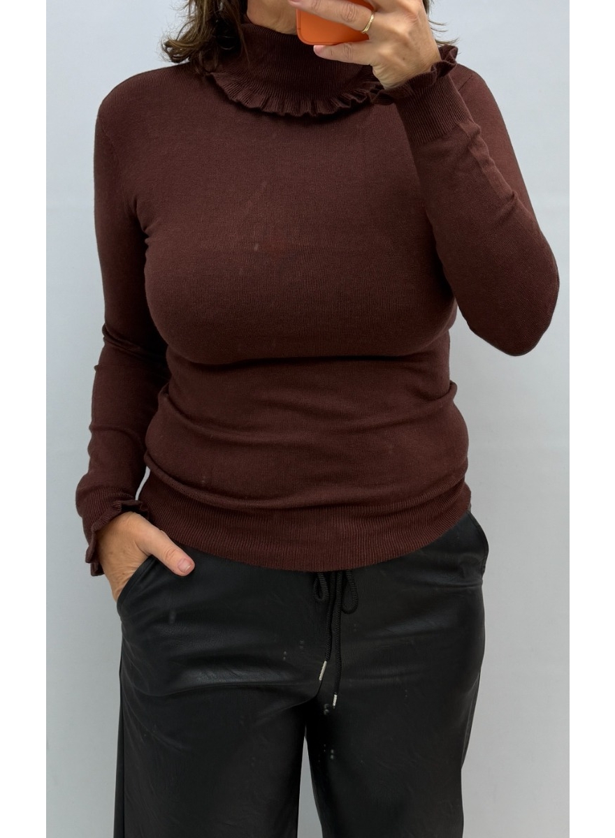 Trui met froezel aan de coll en mouw bruin (X629)
