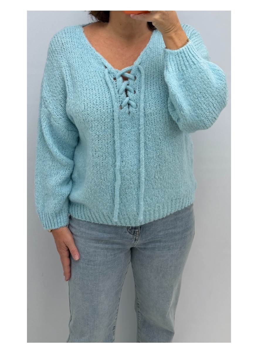 Zacht gebreid  met striksluiting Kylie lichtblauw