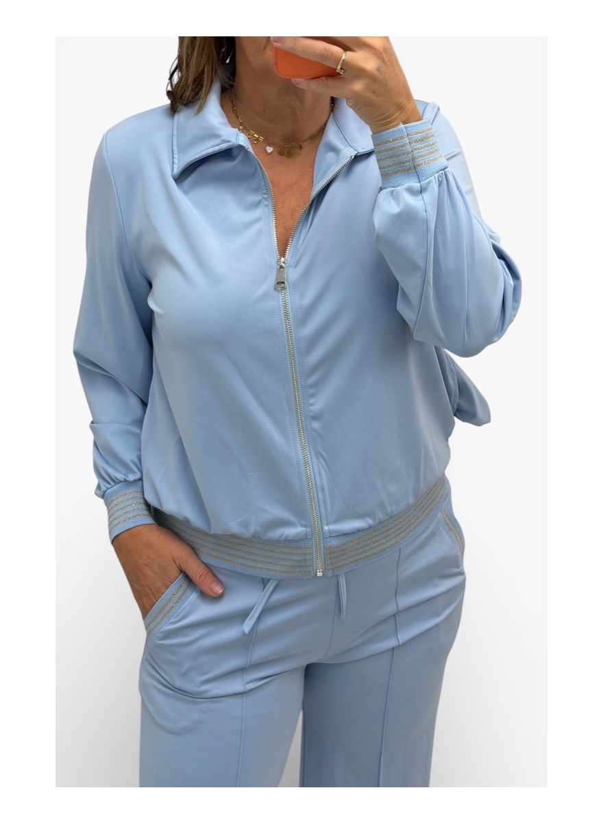 Travelstof vest met glitter bies Kimberly licht blauw (TVB)