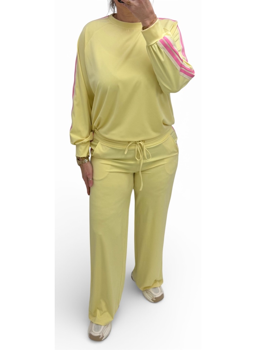 2-delig travelstof pak met bies Kimmie geel (TVB)