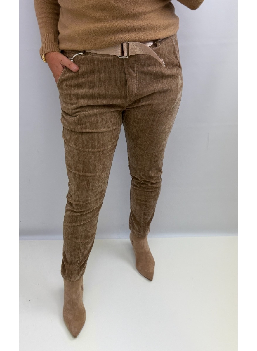 Blanco broek met stretch fluweel stof en zakken camel (SALE) 