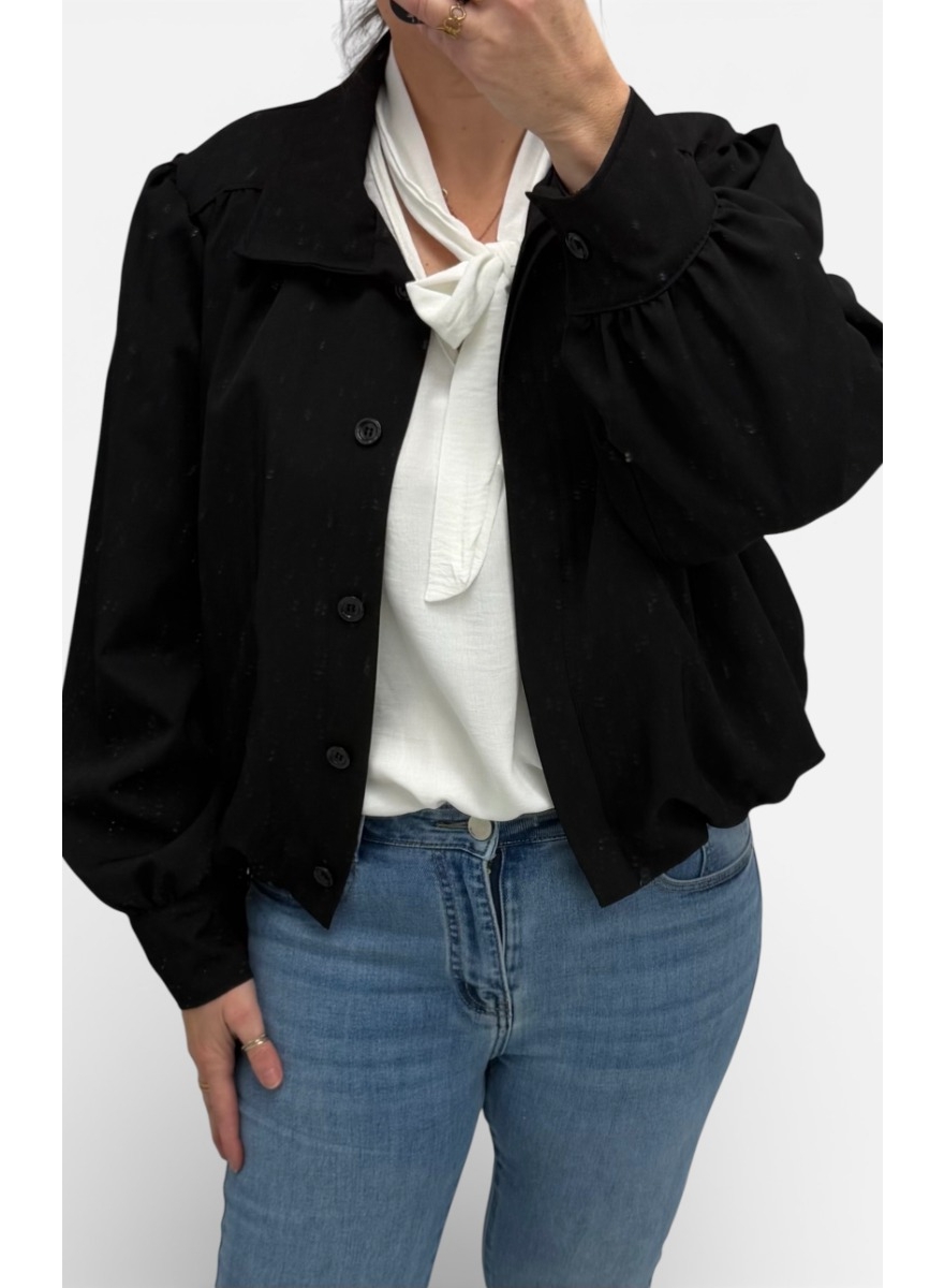 Jasje met elastiek aan de onderzijde en knopen Pennie zwart