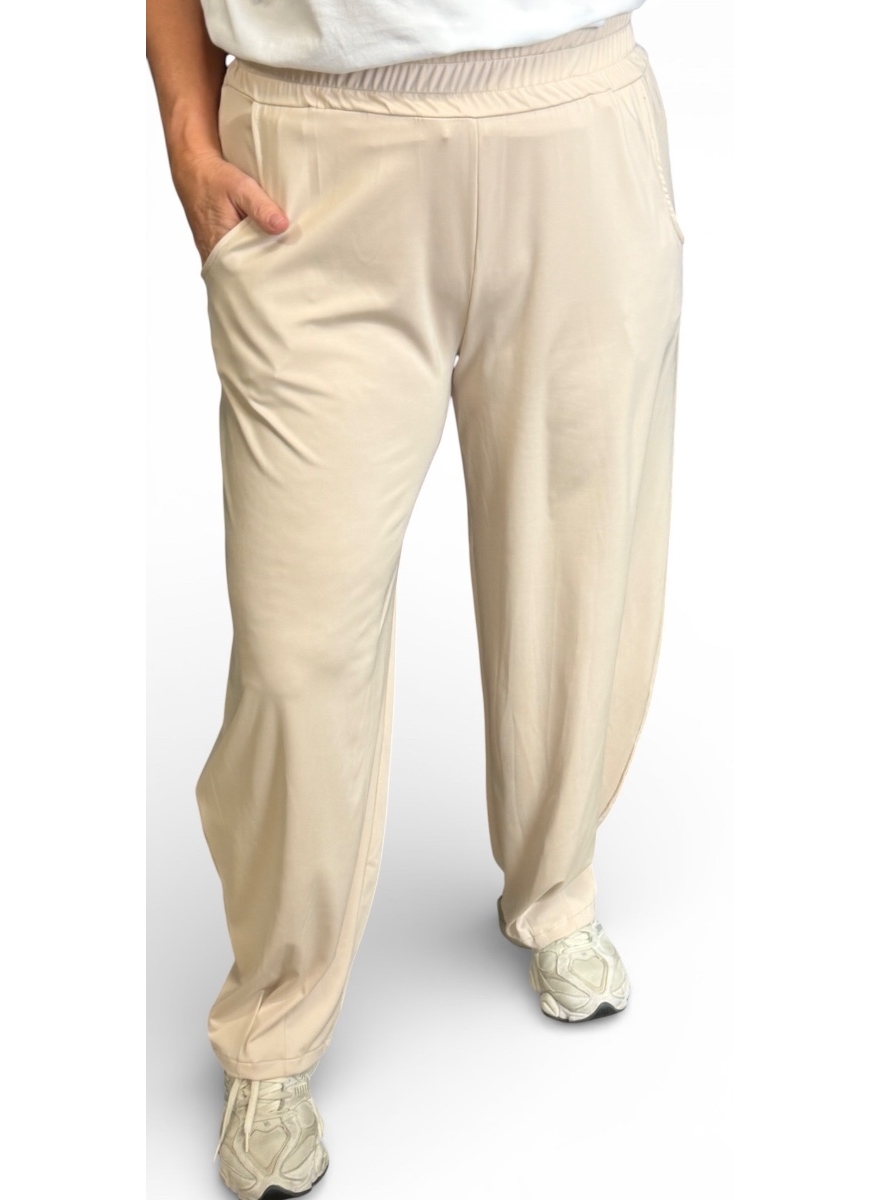 Travelstof broek met geplooide broek Juultje beige (TVB)