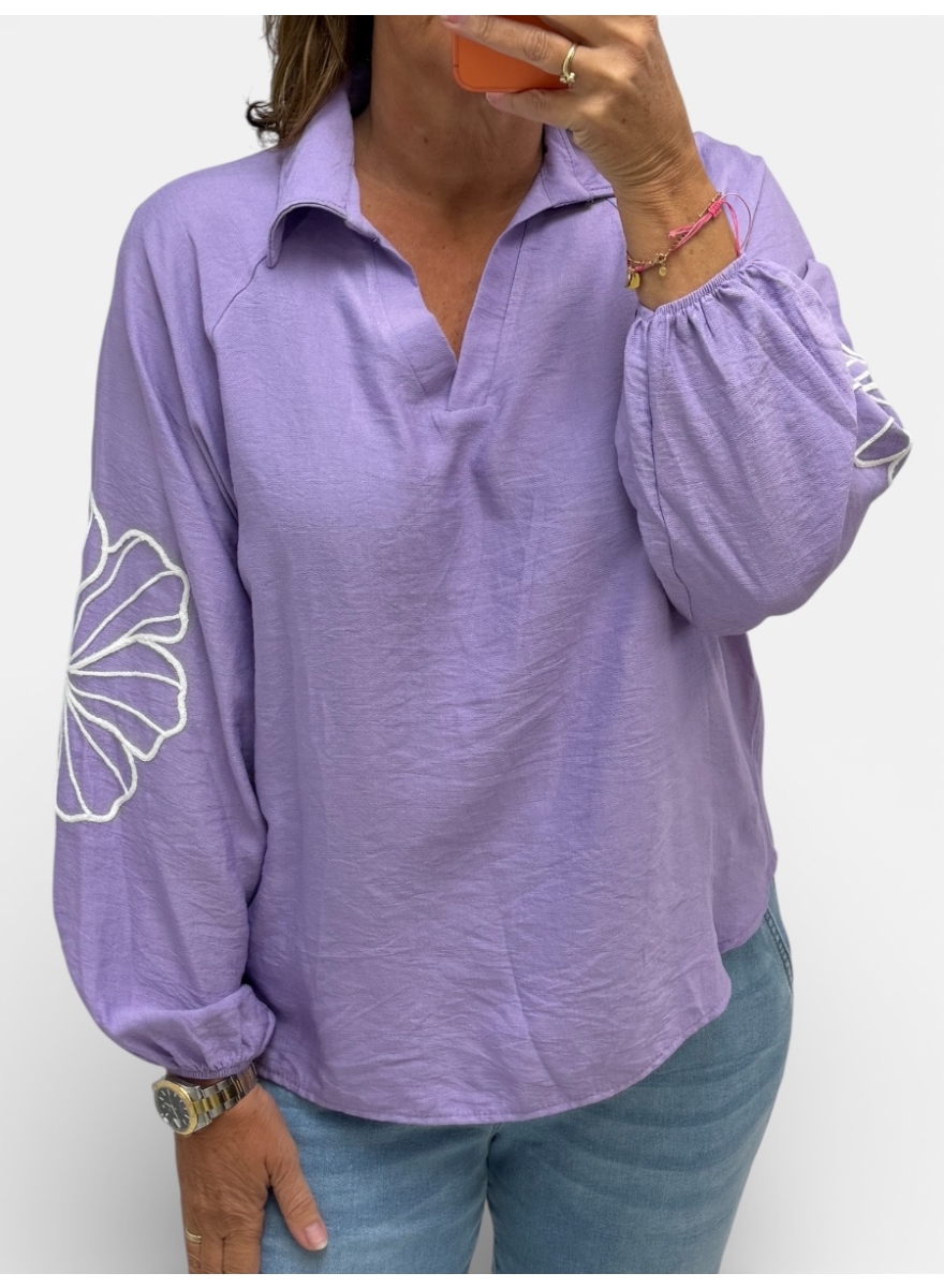 Blouse met kraag en borduursel windbloem lila