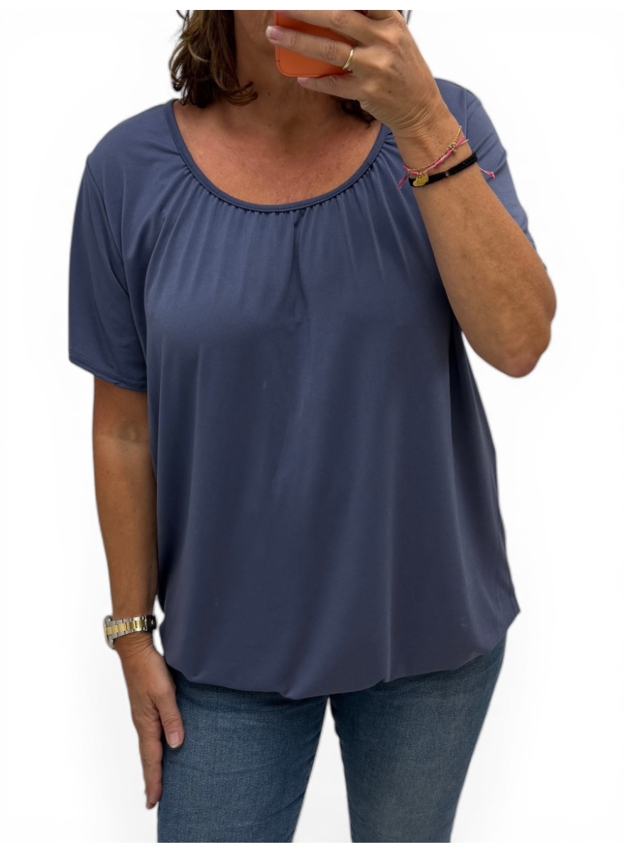 Basic ballon shirt TRAVELSTOF  met korte mouw uni jeans blauw. BBT