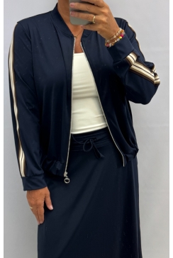 Vest van travelstof met ritssluiting en strass bies donker blauw. TSB