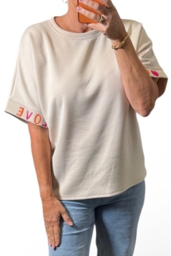 Basic soft shirt met love hearts op de mouw beige