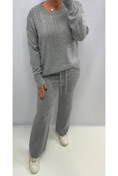 Fijngebreide set met kabel trui en broek grijs (HC-543)