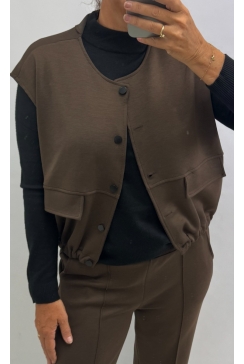Mouwloos gilet met fake zakjes en knopen Jip donker bruin (SWD)