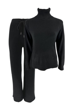 Fijngebreide set met col en broek zwart (V-51).CMS