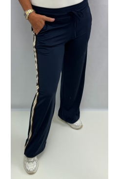 Travelstof broek met rechte broekspijp en STRASS BIES Bibia donker blauw. BTSB