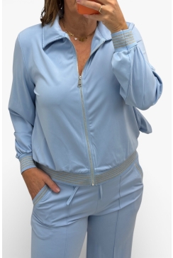 Travelstof vest met glitter bies Kimberly licht blauw (TVB)
