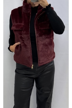 Mouwloos imitatie bont jasje met rits bordeaux (M6508)