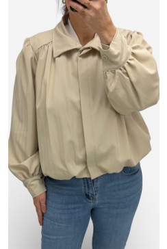 Jasje met elastiek aan de onderzijde en knopen Pennie beige