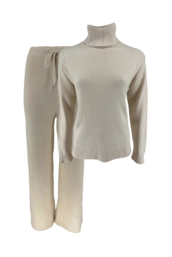 Fijngebreide set met col en broek room (V-51).CMS