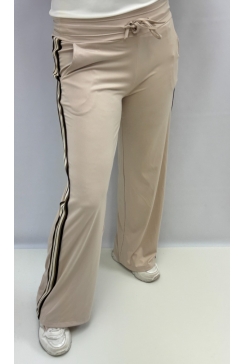 Travelstof broek met rechte broekspijp en STRASS BIES Bibia beige. BTSB