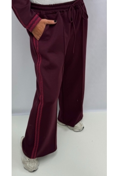 BROEK met aztec bies en elastische koord Aanya wijnrood. 