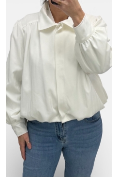 Jasje met elastiek aan de onderzijde en knopen Pennie off-white