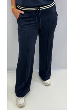 Travelstof broek met rechte broekspijp en bies Blizz donker blauw. btsb