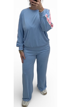 2-delig travelstof pak met bies Kimmie licht blauw (TVB)