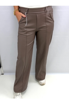 Leather-look broek met zakken en naad Gwenny taupe