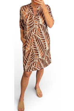 Jurk/tuniek met opstaande boord en korte mouw Melany bladeren bruin