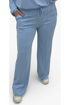 Travelstof broek met rechte broekspijp Juliët licht blauw (TVB)