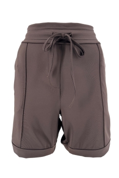 Travelstof short met naad aan de voorzijde Michelle donker bruin. btsb